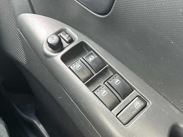 ダイハツ タント カスタム X スペシャル 静岡県 2013(平25)年 8.1万km パールホワイトⅢ 社外ナビ/・Bluetooth/CD/DVD/AUX/フルセグTV/　ラジオ/主要装備/・片側パワースライドドア/・アイドリングストップ/・純正フロアマット/・純正アルミホイール/・キセノンヘッドライト/・フォグランプ/・リモコンキー/・パワーウィンドウ（運転席オート）