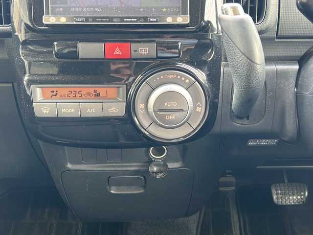 ダイハツ タント カスタム X スペシャル 静岡県 2013(平25)年 8.1万km パールホワイトⅢ 社外ナビ/・Bluetooth/CD/DVD/AUX/フルセグTV/　ラジオ/主要装備/・片側パワースライドドア/・アイドリングストップ/・純正フロアマット/・純正アルミホイール/・キセノンヘッドライト/・フォグランプ/・リモコンキー/・パワーウィンドウ（運転席オート）