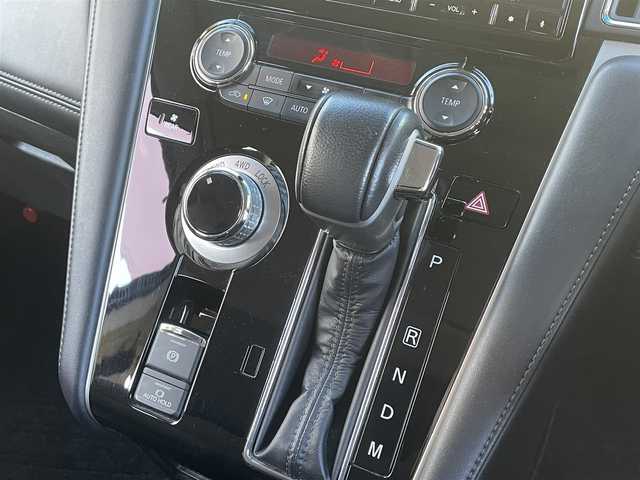 三菱 デリカＤ：５ P 群馬県 2019(平31)年 9.7万km アイガーグレーM/ダイヤモンドブラックマイカ 衝突軽減ブレーキ/レーンキープアシスト/レーダークルーズコントロール/ブラインドスポットモニター/純正10.1型SDナビゲーション/（CD/DVD/SD/USB/BT/HDMI/フルセグ）/全方位カメラ/フリップダウンモニター/両側パワースライドドア/パワーバックドア/運転席パワーシート/パドルシフト/前席シートヒーター/オートホールド/アイドリングストップ/LEDヘッドライト/フォグライト/ステアリングスイッチ/電格ミラー/純正フロアマット/ドアバイザー/純正18インチアルミホイール