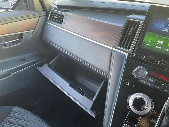 三菱 デリカＤ：５ P 群馬県 2019(平31)年 9.7万km アイガーグレーM/ダイヤモンドブラックマイカ 衝突軽減ブレーキ/レーンキープアシスト/レーダークルーズコントロール/ブラインドスポットモニター/純正10.1型SDナビゲーション/（CD/DVD/SD/USB/BT/HDMI/フルセグ）/全方位カメラ/フリップダウンモニター/両側パワースライドドア/パワーバックドア/運転席パワーシート/パドルシフト/前席シートヒーター/オートホールド/アイドリングストップ/LEDヘッドライト/フォグライト/ステアリングスイッチ/電格ミラー/純正フロアマット/ドアバイザー/純正18インチアルミホイール