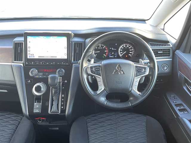 三菱 デリカＤ：５ P 群馬県 2019(平31)年 9.7万km アイガーグレーM/ダイヤモンドブラックマイカ 衝突軽減ブレーキ/レーンキープアシスト/レーダークルーズコントロール/ブラインドスポットモニター/純正10.1型SDナビゲーション/（CD/DVD/SD/USB/BT/HDMI/フルセグ）/全方位カメラ/フリップダウンモニター/両側パワースライドドア/パワーバックドア/運転席パワーシート/パドルシフト/前席シートヒーター/オートホールド/アイドリングストップ/LEDヘッドライト/フォグライト/ステアリングスイッチ/電格ミラー/純正フロアマット/ドアバイザー/純正18インチアルミホイール