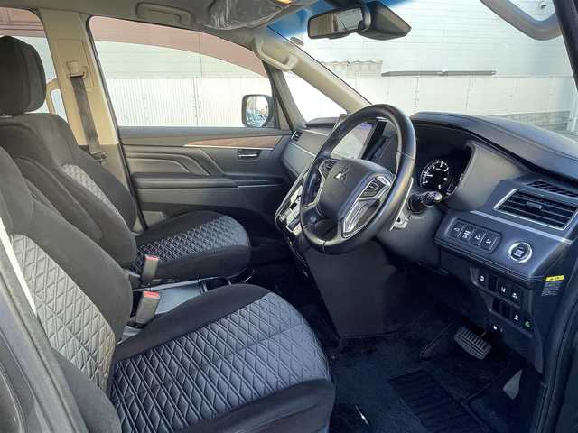 三菱 デリカＤ：５ P 群馬県 2019(平31)年 9.7万km アイガーグレーM/ダイヤモンドブラックマイカ 衝突軽減ブレーキ/レーンキープアシスト/レーダークルーズコントロール/ブラインドスポットモニター/純正10.1型SDナビゲーション/（CD/DVD/SD/USB/BT/HDMI/フルセグ）/全方位カメラ/フリップダウンモニター/両側パワースライドドア/パワーバックドア/運転席パワーシート/パドルシフト/前席シートヒーター/オートホールド/アイドリングストップ/LEDヘッドライト/フォグライト/ステアリングスイッチ/電格ミラー/純正フロアマット/ドアバイザー/純正18インチアルミホイール