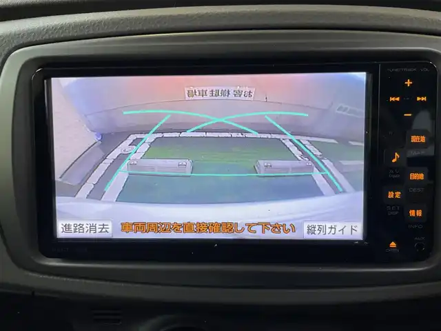 トヨタ ヴィッツ ジュエラ 福岡県 2011(平23)年 4.3万km ホワイトパールクリスタルシャイン 純正ナビ/（AM/FM/CD/ワンセグTV）/電格ミラー/純正フロアマット/保証書/取扱説明書/スペアキー（板キー）×１