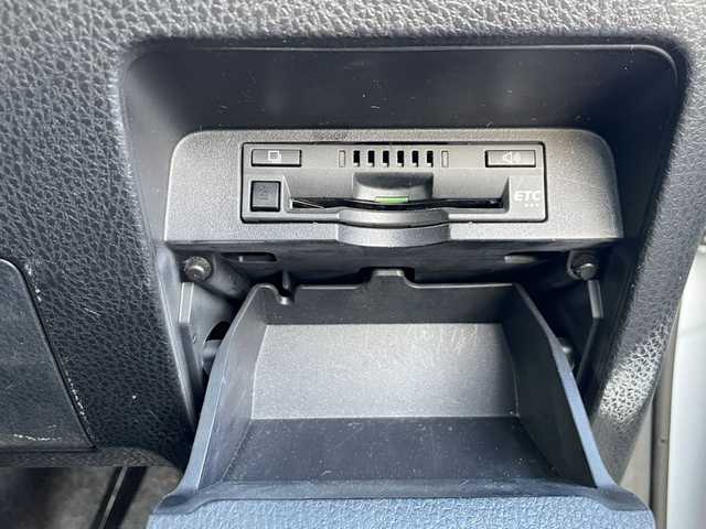 トヨタ ノア Si GRスポーツ 東京都 2021(令3)年 6.1万km ホワイトパールクリスタルシャイン ディーラーオプション10インチナビ/フルセグ/バックカメラ/クルーズコントロール/両側パワースライドドア/ハーフレザーシート/オートマチックハイビーム/LED BEAM/前後ドライブレコーダー/リバース連動ミラー/ビルトインETC/LEDヘッドライト/USB入力端子/アイドリングストップ/純正フロアマット/保証書/取扱説明書