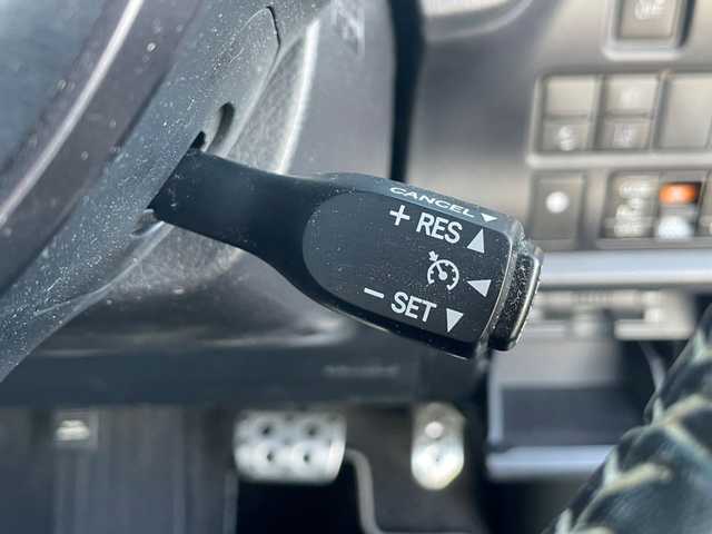 トヨタ ノア Si GRスポーツ 東京都 2021(令3)年 6.1万km ホワイトパールクリスタルシャイン ディーラーオプション10インチナビ/フルセグ/バックカメラ/クルーズコントロール/両側パワースライドドア/ハーフレザーシート/オートマチックハイビーム/LED BEAM/前後ドライブレコーダー/リバース連動ミラー/ビルトインETC/LEDヘッドライト/USB入力端子/アイドリングストップ/純正フロアマット/保証書/取扱説明書