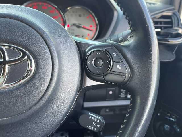 トヨタ ノア Si GRスポーツ 東京都 2021(令3)年 6.1万km ホワイトパールクリスタルシャイン ディーラーオプション10インチナビ/フルセグ/バックカメラ/クルーズコントロール/両側パワースライドドア/ハーフレザーシート/オートマチックハイビーム/LED BEAM/前後ドライブレコーダー/リバース連動ミラー/ビルトインETC/LEDヘッドライト/USB入力端子/アイドリングストップ/純正フロアマット/保証書/取扱説明書