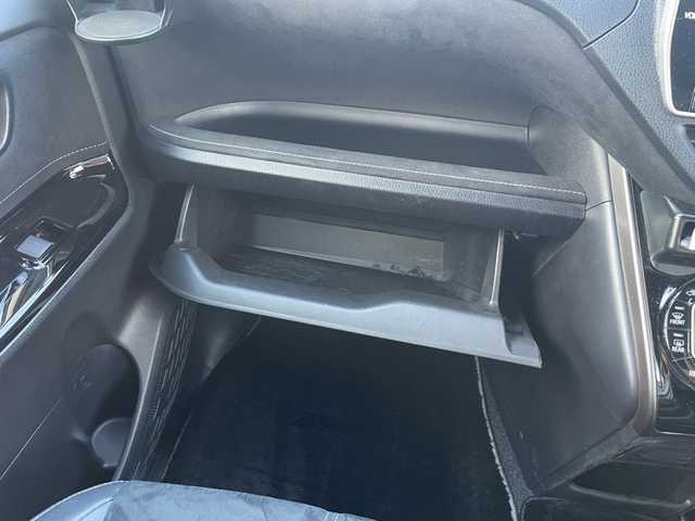 トヨタ ノア Si GRスポーツ 東京都 2021(令3)年 6.1万km ホワイトパールクリスタルシャイン ディーラーオプション10インチナビ/フルセグ/バックカメラ/クルーズコントロール/両側パワースライドドア/ハーフレザーシート/オートマチックハイビーム/LED BEAM/前後ドライブレコーダー/リバース連動ミラー/ビルトインETC/LEDヘッドライト/USB入力端子/アイドリングストップ/純正フロアマット/保証書/取扱説明書