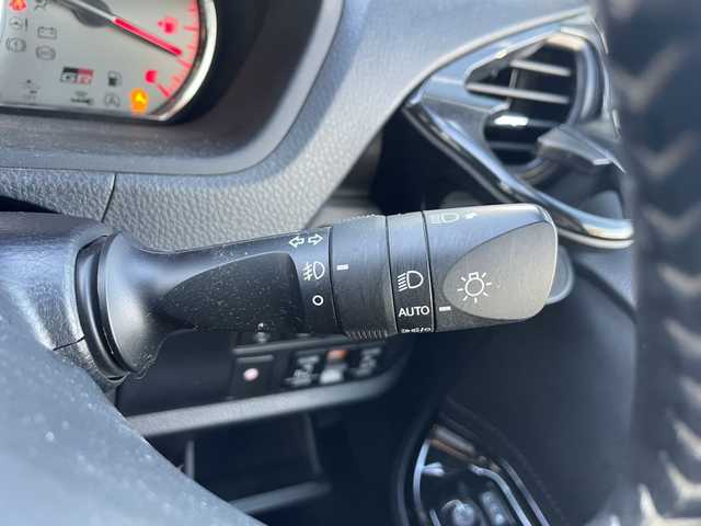 トヨタ ノア Si GRスポーツ 東京都 2021(令3)年 6.1万km ホワイトパールクリスタルシャイン ディーラーオプション10インチナビ/フルセグ/バックカメラ/クルーズコントロール/両側パワースライドドア/ハーフレザーシート/オートマチックハイビーム/LED BEAM/前後ドライブレコーダー/リバース連動ミラー/ビルトインETC/LEDヘッドライト/USB入力端子/アイドリングストップ/純正フロアマット/保証書/取扱説明書