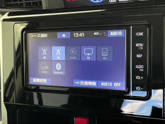 トヨタ ルーミー カスタムG 栃木県 2021(令3)年 4.2万km パールホワイトⅢ スマートアシスト/・衝突回避支援ブレーキ機能/・衝突警報機能/・車線逸脱警報機能/・誤発進抑制制御機能/・先行車発進お知らせ機能/・前後コーナーセンサー/・標識認識機能(進入禁止)/・全車速追従機能アダプティクルーズコントロール/・レーンキープコントロール/・パノラマモニター/純正ナビ/（CD/DVD/BT/TV/AM/FM/SD)/LEDヘッドライト/フォグライト/両側パワースライドドア/アイドリングストップ/シートヒーター/電子パーキングブレーキ/コーナーセンサー/ETC/スマートキー/純正サイドバイザー/純正フロアマット