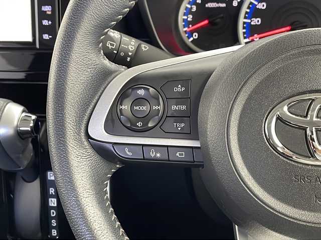 トヨタ ルーミー カスタムG 栃木県 2021(令3)年 4.2万km パールホワイトⅢ スマートアシスト/・衝突回避支援ブレーキ機能/・衝突警報機能/・車線逸脱警報機能/・誤発進抑制制御機能/・先行車発進お知らせ機能/・前後コーナーセンサー/・標識認識機能(進入禁止)/・全車速追従機能アダプティクルーズコントロール/・レーンキープコントロール/・パノラマモニター/純正ナビ/（CD/DVD/BT/TV/AM/FM/SD)/LEDヘッドライト/フォグライト/両側パワースライドドア/アイドリングストップ/シートヒーター/電子パーキングブレーキ/コーナーセンサー/ETC/スマートキー/純正サイドバイザー/純正フロアマット