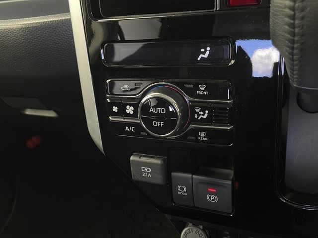 トヨタ ルーミー カスタムG 栃木県 2021(令3)年 4.2万km パールホワイトⅢ スマートアシスト/・衝突回避支援ブレーキ機能/・衝突警報機能/・車線逸脱警報機能/・誤発進抑制制御機能/・先行車発進お知らせ機能/・前後コーナーセンサー/・標識認識機能(進入禁止)/・全車速追従機能アダプティクルーズコントロール/・レーンキープコントロール/・パノラマモニター/純正ナビ/（CD/DVD/BT/TV/AM/FM/SD)/LEDヘッドライト/フォグライト/両側パワースライドドア/アイドリングストップ/シートヒーター/電子パーキングブレーキ/コーナーセンサー/ETC/スマートキー/純正サイドバイザー/純正フロアマット