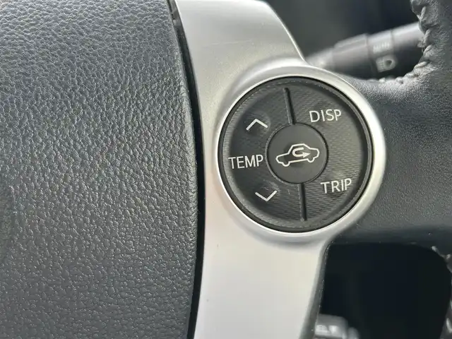 トヨタ アクア G ブラックソフトレザーセレ 愛知県 2015(平27)年 8.9万km ライムホワイトパールクリスタルシャイン /社外SDナビ//フルセグTV//CD/DVD/AM/FM//バックカメラ//ビルトインETC//クルーズコントロール//横滑り防止装置//車両接近通報一時停止スイッチ//ECO/EV MODE//ステアスイッチ//純正ラゲッジトレイ//純正フロアマット//純正LEDオートライト//フロントフォグランプ//マルチインフォメーションディスプレイ//オートリトラミラー//手動防眩ミラー//ドアバイザー//レザーシート//本革巻きステアリング//ISOFIX//イモビライザー//ダブルエアバック//スマートキー//スペアキー1本//取扱説明書//ナビ説明書//保証書//記録簿(R4/R6)