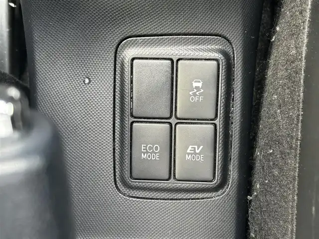 トヨタ アクア G ブラックソフトレザーセレ 愛知県 2015(平27)年 8.9万km ライムホワイトパールクリスタルシャイン /社外SDナビ//フルセグTV//CD/DVD/AM/FM//バックカメラ//ビルトインETC//クルーズコントロール//横滑り防止装置//車両接近通報一時停止スイッチ//ECO/EV MODE//ステアスイッチ//純正ラゲッジトレイ//純正フロアマット//純正LEDオートライト//フロントフォグランプ//マルチインフォメーションディスプレイ//オートリトラミラー//手動防眩ミラー//ドアバイザー//レザーシート//本革巻きステアリング//ISOFIX//イモビライザー//ダブルエアバック//スマートキー//スペアキー1本//取扱説明書//ナビ説明書//保証書//記録簿(R4/R6)