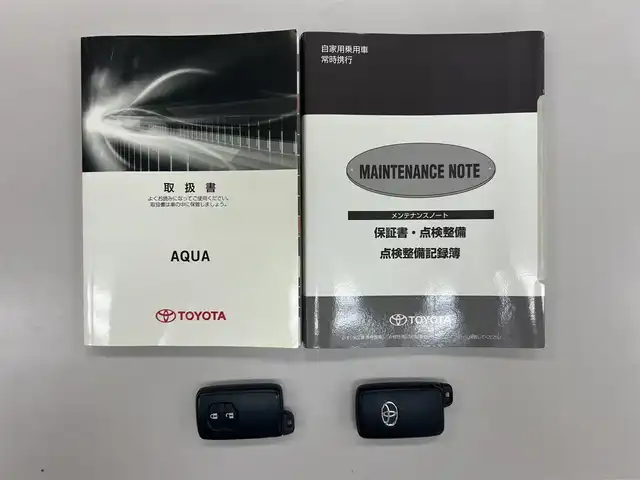 トヨタ アクア G ブラックソフトレザーセレ 愛知県 2015(平27)年 8.9万km ライムホワイトパールクリスタルシャイン /社外SDナビ//フルセグTV//CD/DVD/AM/FM//バックカメラ//ビルトインETC//クルーズコントロール//横滑り防止装置//車両接近通報一時停止スイッチ//ECO/EV MODE//ステアスイッチ//純正ラゲッジトレイ//純正フロアマット//純正LEDオートライト//フロントフォグランプ//マルチインフォメーションディスプレイ//オートリトラミラー//手動防眩ミラー//ドアバイザー//レザーシート//本革巻きステアリング//ISOFIX//イモビライザー//ダブルエアバック//スマートキー//スペアキー1本//取扱説明書//ナビ説明書//保証書//記録簿(R4/R6)