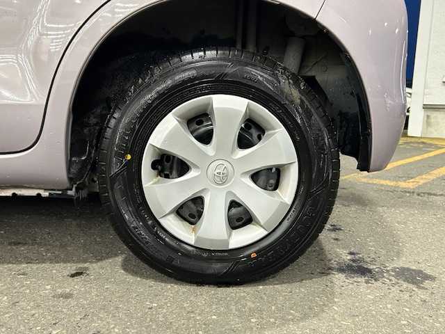 トヨタ パッソ X Lパッケージ 道東・釧路十勝 2015(平27)年 4.2万km グレイッシュパープルメタリックオパール 4WD/ワンオーナー/寒冷地仕様/社外CDオーディオ/横滑り防止装置/ヘッドライトレベライザー/電動格納ミラー/純正フロアマット/ドライブレコーダー/運転席シートリフター/スマートキー/スペアキー/ディーラー記録簿 H27-30/R2/4-7/取扱説明書/保証書/冬タイヤ積み込み/　　（155/65r14、5mm、2021年製）