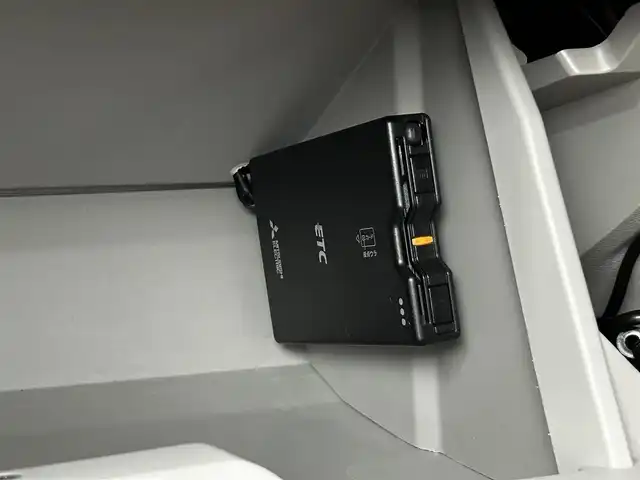 ダイハツ ミラ イース G リミテッド SAⅢ 大分県 2020(令2)年 1.9万km パールホワイトⅢ 社外メモリナビ/(CD/DVD/BT/フルセグTV)/バックカメラ/スマートキー/プッシュスタート/ETC/電格ミラー/オートライト/オートハイビーム/LEDヘッドライト/ヘッドライトレベライザー/MOMOステアリング/純正14インチアルミホイール/ドライブレコーダー/ドアバイザー/純正フロアマット