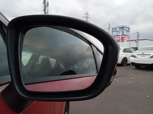 日産 ノート X 福井県 2022(令4)年 2万km ガーネットレッド 純正9インチナビ/AM/FM/フルセグ/BT/CD/DVD/USB/iPod/全方位カメラ/エマージェンシーブレーキ/前後コーナーセンサー/レーンキープアシスト/横滑り防止装置/盗難防止装置/アイドリングストップ/前方ドライブレコーダー/ETC/デジタルインナーミラー/革調シートカバー/純正フロアマット/LEDヘッドライト/オートホールド/スマートキー