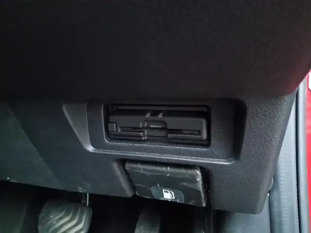 日産 ノート X 福井県 2022(令4)年 2万km ガーネットレッド 純正9インチナビ/AM/FM/フルセグ/BT/CD/DVD/USB/iPod/全方位カメラ/エマージェンシーブレーキ/前後コーナーセンサー/レーンキープアシスト/横滑り防止装置/盗難防止装置/アイドリングストップ/前方ドライブレコーダー/ETC/デジタルインナーミラー/革調シートカバー/純正フロアマット/LEDヘッドライト/オートホールド/スマートキー