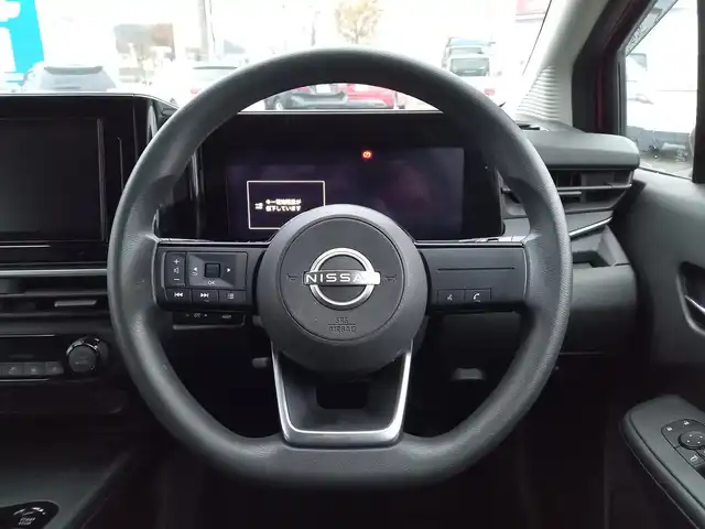 日産 ノート X 福井県 2022(令4)年 2万km ガーネットレッド 純正9インチナビ/AM/FM/フルセグ/BT/CD/DVD/USB/iPod/全方位カメラ/エマージェンシーブレーキ/前後コーナーセンサー/レーンキープアシスト/横滑り防止装置/盗難防止装置/アイドリングストップ/前方ドライブレコーダー/ETC/デジタルインナーミラー/革調シートカバー/純正フロアマット/LEDヘッドライト/オートホールド/スマートキー
