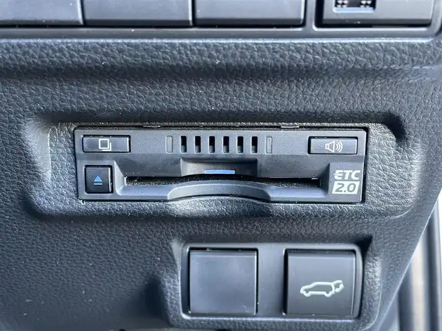 トヨタ カローラ クロス ハイブリッド Z 山梨県 2022(令4)年 2.5万km プラチナホワイトパールマイカ モデリスタエアロ　/純正ディスプレイオーディ　/Bluetooth　/全方位カメラ　/ETC2.0/ハーフレザー　/運転席パワーシート　/前席シートヒーター　/電動リヤゲート　/コーナーセンサー　/ドライブレコーダー/LKA　/BSM/Aライト/Aハイビーム/純正18インチアルミホイール/社外アルミホイール車載/保証書/取扱説明書