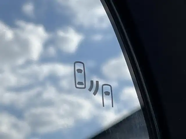 トヨタ ＲＡＶ４ ハイブリッド アドベンチャー 奈良県 2024(令6)年 0.5万km アーバンカーキ 純正10インチディスプレイオーディオ/(フルセグ/BT/AppleCarPlay/AndroidAuto)/レーダークルーズコントロール/アラウンドビューモニター/ブラインドスポットモニター/前後コーナーセンサー/プリクラッシュセーフティ/レーンキープアシスト/パワーバックドア/レザーシート/運転席メモリ付きパワーシート/前席シートヒーター/エアーシート/ステアリングヒーター/デジタルインナーミラー/LEDヘッドライト/前方ドライブレコーダー/ETC2.0/純正19インチAW/取り扱い説明書/スペアキーX1