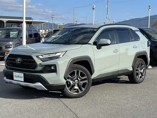 トヨタ ＲＡＶ４ ハイブリッド アドベンチャー 奈良県 2024(令6)年 0.5万km アーバンカーキ 純正10インチディスプレイオーディオ/(フルセグ/BT/AppleCarPlay/AndroidAuto)/レーダークルーズコントロール/アラウンドビューモニター/ブラインドスポットモニター/前後コーナーセンサー/プリクラッシュセーフティ/レーンキープアシスト/パワーバックドア/レザーシート/運転席メモリ付きパワーシート/前席シートヒーター/エアーシート/ステアリングヒーター/デジタルインナーミラー/LEDヘッドライト/前方ドライブレコーダー/ETC2.0/純正19インチAW/取り扱い説明書/スペアキーX1