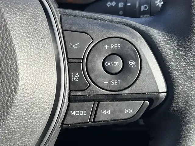 トヨタ ＲＡＶ４ ハイブリッド アドベンチャー 奈良県 2024(令6)年 0.5万km アーバンカーキ 純正10インチディスプレイオーディオ/(フルセグ/BT/AppleCarPlay/AndroidAuto)/レーダークルーズコントロール/アラウンドビューモニター/ブラインドスポットモニター/前後コーナーセンサー/プリクラッシュセーフティ/レーンキープアシスト/パワーバックドア/レザーシート/運転席メモリ付きパワーシート/前席シートヒーター/エアーシート/ステアリングヒーター/デジタルインナーミラー/LEDヘッドライト/前方ドライブレコーダー/ETC2.0/純正19インチAW/取り扱い説明書/スペアキーX1