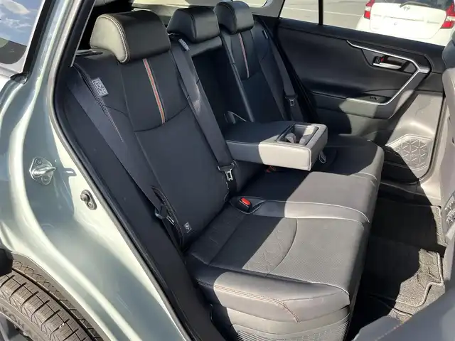 トヨタ ＲＡＶ４ ハイブリッド アドベンチャー 奈良県 2024(令6)年 0.5万km アーバンカーキ 純正10インチディスプレイオーディオ/(フルセグ/BT/AppleCarPlay/AndroidAuto)/レーダークルーズコントロール/アラウンドビューモニター/ブラインドスポットモニター/前後コーナーセンサー/プリクラッシュセーフティ/レーンキープアシスト/パワーバックドア/レザーシート/運転席メモリ付きパワーシート/前席シートヒーター/エアーシート/ステアリングヒーター/デジタルインナーミラー/LEDヘッドライト/前方ドライブレコーダー/ETC2.0/純正19インチAW/取り扱い説明書/スペアキーX1