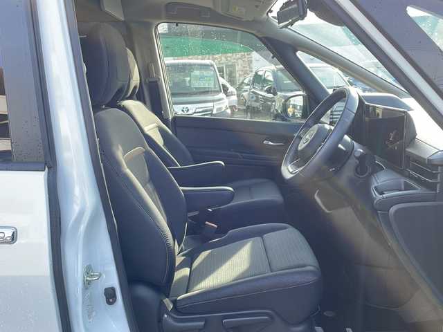 日産 セレナ e－パワー ハイウェイスター V 徳島県 2024(令6)年 1.7万km パールⅡ 純正メモリナビ/（ラジオ/フルセグ/BT/USB/HDMI）/フリップダウンモニター/フロントエアロ/プロパイロット/ブラインドスポットモニター/デジタルインナーミラー/タイプC入力端子/追従式クルーズコントロール/バックカメラ/ビルトインETC/ドライブレコーダー/両側電動スライドドア/前後コーナーセンサー/LEDヘッドライト