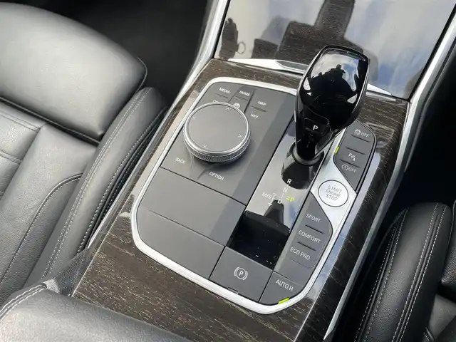 ＢＭＷ ３２０ｄ xDrive Mスポーツ 鳥取県 2019(令1)年 7.3万km アルピンホワイトⅢ ４ＷＤ・ディーゼル/Mスポーツパッケージ/純正ナビ／ＢＴ/バックカメラ　/ミラー内臓ＥＴＣ　/ドライブレコーダー/黒レザーシート　/前席パワーシート/シートヒーター/衝突軽減ブレーキ/レーダークルーズコントロール　/レーンキープアシスト　/ＬＥＤヘットライト/コーナーセンサー/ブラインドスポットモニター/電動トランク/純正１８インチアルミホイール/ワイヤレス充電/スタットレスアルミセット積み込み/（タイヤ残り溝　７－８分山）/スペアキーｘ１/保証書・取扱説明書