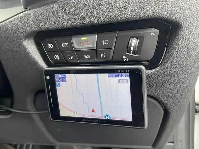 ＢＭＷ ３２０ｄ xDrive Mスポーツ 鳥取県 2019(令1)年 7.3万km アルピンホワイトⅢ ４ＷＤ・ディーゼル/Mスポーツパッケージ/純正ナビ／ＢＴ/バックカメラ　/ミラー内臓ＥＴＣ　/ドライブレコーダー/黒レザーシート　/前席パワーシート/シートヒーター/衝突軽減ブレーキ/レーダークルーズコントロール　/レーンキープアシスト　/ＬＥＤヘットライト/コーナーセンサー/ブラインドスポットモニター/電動トランク/純正１８インチアルミホイール/ワイヤレス充電/スタットレスアルミセット積み込み/（タイヤ残り溝　７－８分山）/スペアキーｘ１/保証書・取扱説明書