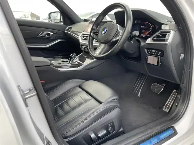 ＢＭＷ ３２０ｄ xDrive Mスポーツ 鳥取県 2019(令1)年 7.3万km アルピンホワイトⅢ ４ＷＤ・ディーゼル/Mスポーツパッケージ/純正ナビ／ＢＴ/バックカメラ　/ミラー内臓ＥＴＣ　/ドライブレコーダー/黒レザーシート　/前席パワーシート/シートヒーター/衝突軽減ブレーキ/レーダークルーズコントロール　/レーンキープアシスト　/ＬＥＤヘットライト/コーナーセンサー/ブラインドスポットモニター/電動トランク/純正１８インチアルミホイール/ワイヤレス充電/スタットレスアルミセット積み込み/（タイヤ残り溝　７－８分山）/スペアキーｘ１/保証書・取扱説明書