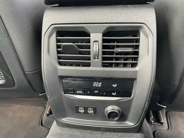 ＢＭＷ ３２０ｄ xDrive Mスポーツ 鳥取県 2019(令1)年 7.3万km アルピンホワイトⅢ ４ＷＤ・ディーゼル/Mスポーツパッケージ/純正ナビ／ＢＴ/バックカメラ　/ミラー内臓ＥＴＣ　/ドライブレコーダー/黒レザーシート　/前席パワーシート/シートヒーター/衝突軽減ブレーキ/レーダークルーズコントロール　/レーンキープアシスト　/ＬＥＤヘットライト/コーナーセンサー/ブラインドスポットモニター/電動トランク/純正１８インチアルミホイール/ワイヤレス充電/スタットレスアルミセット積み込み/（タイヤ残り溝　７－８分山）/スペアキーｘ１/保証書・取扱説明書