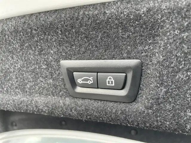 ＢＭＷ ３２０ｄ xDrive Mスポーツ 鳥取県 2019(令1)年 7.3万km アルピンホワイトⅢ ４ＷＤ・ディーゼル/Mスポーツパッケージ/純正ナビ／ＢＴ/バックカメラ　/ミラー内臓ＥＴＣ　/ドライブレコーダー/黒レザーシート　/前席パワーシート/シートヒーター/衝突軽減ブレーキ/レーダークルーズコントロール　/レーンキープアシスト　/ＬＥＤヘットライト/コーナーセンサー/ブラインドスポットモニター/電動トランク/純正１８インチアルミホイール/ワイヤレス充電/スタットレスアルミセット積み込み/（タイヤ残り溝　７－８分山）/スペアキーｘ１/保証書・取扱説明書