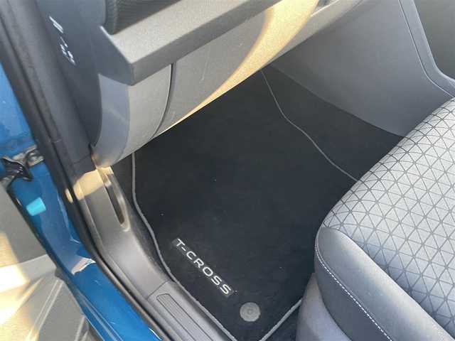 フォルクスワーゲン Ｔ－クロス TSI 1st 茨城県 2020(令2)年 3.5万km 青 スマートキー/スペアキー/プッシュスタート/純正ナビ/ビルトインETC2.0/クルーズコントロール/純正AW/ブラインドスポットモニター/前後コーナーセンサー/ドラレコ前