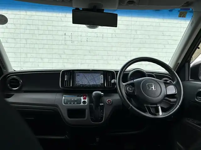 ホンダ Ｎ ＯＮＥ プレミアム 長野県 2014(平26)年 9.4万km プレミアムディープロッソパール クルーズコントロール/アイドリングストップ/バックカメラ/ビルトインETC/社外SDメモリーナビ/iPod/AUX/CD/DVD/ベンチシート/フルフラットシート/純正フロアマット/横滑り防止装置/オートライト/衝突被害軽減システム/保証書/取扱説明書