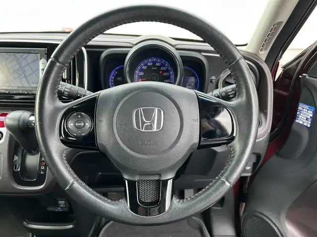 ホンダ Ｎ ＯＮＥ プレミアム 長野県 2014(平26)年 9.4万km プレミアムディープロッソパール クルーズコントロール/アイドリングストップ/バックカメラ/ビルトインETC/社外SDメモリーナビ/iPod/AUX/CD/DVD/ベンチシート/フルフラットシート/純正フロアマット/横滑り防止装置/オートライト/衝突被害軽減システム/保証書/取扱説明書