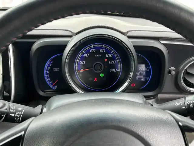 ホンダ Ｎ ＯＮＥ プレミアム 長野県 2014(平26)年 9.4万km プレミアムディープロッソパール クルーズコントロール/アイドリングストップ/バックカメラ/ビルトインETC/社外SDメモリーナビ/iPod/AUX/CD/DVD/ベンチシート/フルフラットシート/純正フロアマット/横滑り防止装置/オートライト/衝突被害軽減システム/保証書/取扱説明書