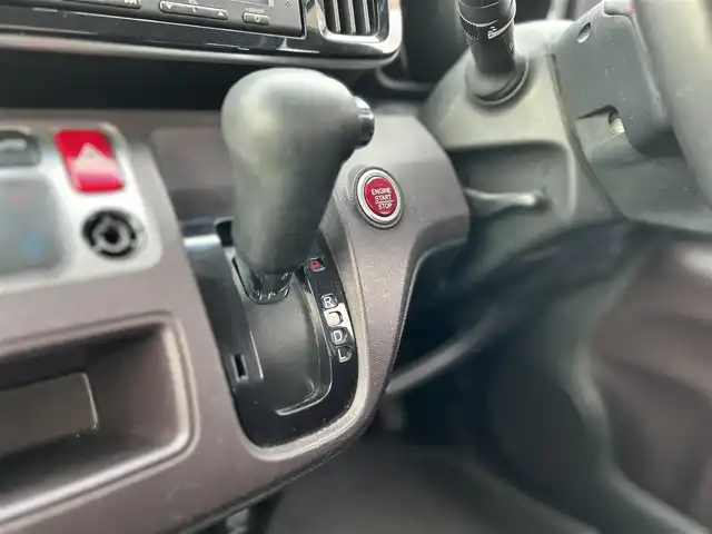 ホンダ Ｎ ＯＮＥ プレミアム 長野県 2014(平26)年 9.4万km プレミアムディープロッソパール クルーズコントロール/アイドリングストップ/バックカメラ/ビルトインETC/社外SDメモリーナビ/iPod/AUX/CD/DVD/ベンチシート/フルフラットシート/純正フロアマット/横滑り防止装置/オートライト/衝突被害軽減システム/保証書/取扱説明書