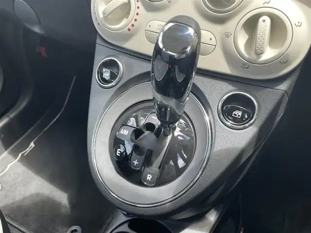 フィアット ５００ 1．2 ポップ 石川県 2018(平30)年 5.6万km 白 純正ディスプレイオーディオ/ＡｐｐｌｅＣａｒＰｌａｙ/Ｂｌｕｅｔｏｏｔｈ/ＡＵＸ/ＵＳＢ/アイドリングストップ/ＥＴＣ/アンチスリップレギュレーション/ステアリングリモコン/シティーモードスイッチ