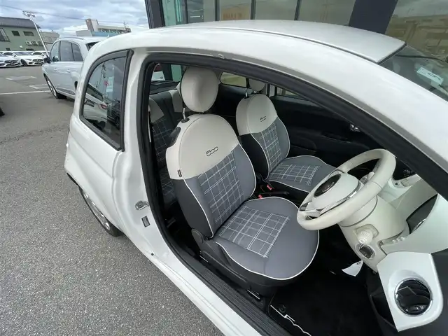 フィアット ５００ 1．2 ポップ 石川県 2018(平30)年 5.6万km 白 純正ディスプレイオーディオ/ＡｐｐｌｅＣａｒＰｌａｙ/Ｂｌｕｅｔｏｏｔｈ/ＡＵＸ/ＵＳＢ/アイドリングストップ/ＥＴＣ/アンチスリップレギュレーション/ステアリングリモコン/シティーモードスイッチ