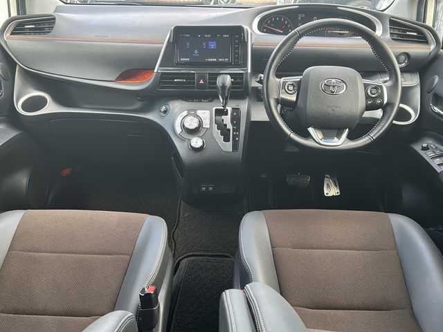 トヨタ シエンタ G クエロ 沖縄県 2021(令3)年 1.6万km ホワイトパールクリスタルシャイン 純正ナビ・TV・Bluetooth・CD・DVD/全方位カメラ/両側パワースライドドア/ETC/衝突軽減システム/オートライト/ドライブレコーダー/コーナーセンサー/LEDヘッドライト/スマートキー/ステアリングスイッチ/革巻きステアリング/アイドリングストップ