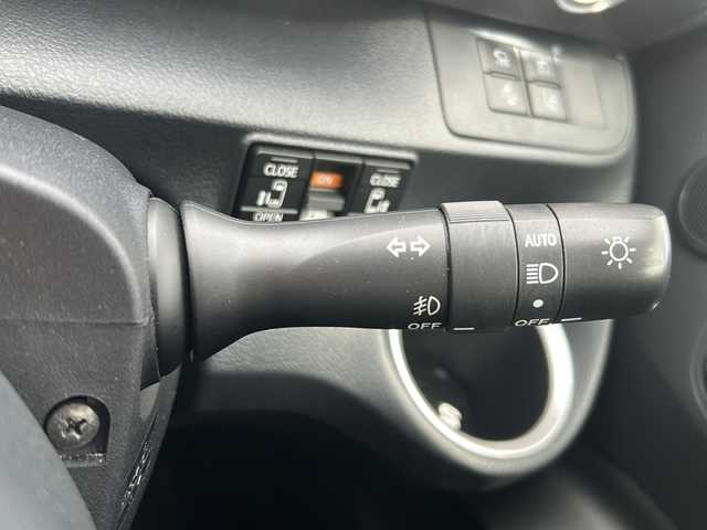 トヨタ シエンタ G クエロ 沖縄県 2021(令3)年 1.6万km ホワイトパールクリスタルシャイン 純正ナビ・TV・Bluetooth・CD・DVD/全方位カメラ/両側パワースライドドア/ETC/衝突軽減システム/オートライト/ドライブレコーダー/コーナーセンサー/LEDヘッドライト/スマートキー/ステアリングスイッチ/革巻きステアリング/アイドリングストップ