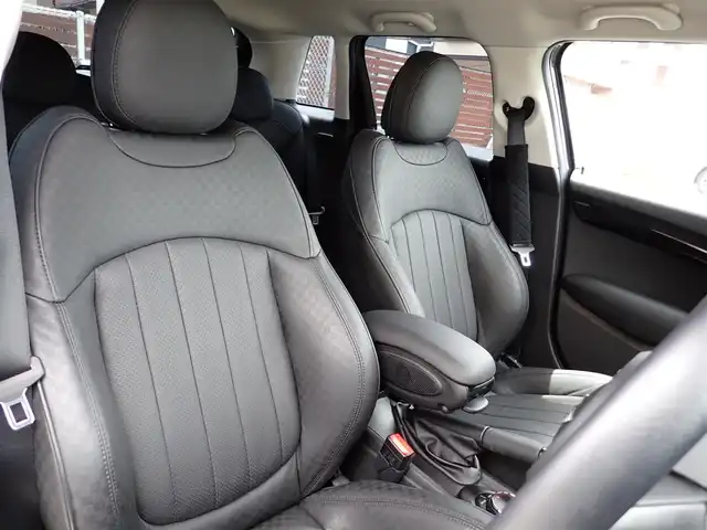 ＭＩＮＩ ミニ クーパー S 千葉県 2016(平28)年 1.8万km グレー パイオニア地デジTVチューナー（GEX-909DTV)/・リモコン/取扱説明書付き/アルパインマルチビューカメラ（フロント/リア）/純正ナビゲーション/純正オーディオ/・FM/AMラジオ/・Bluetooth接続/黒革シート/純正後期テールレンズ/スマートキー2個/ドアバイザー/フロアマット/取扱い説明書