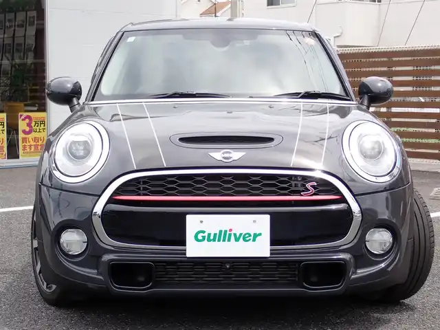 ＭＩＮＩ ミニ クーパー S 千葉県 2016(平28)年 1.8万km グレー パイオニア地デジTVチューナー（GEX-909DTV)/・リモコン/取扱説明書付き/アルパインマルチビューカメラ（フロント/リア）/純正ナビゲーション/純正オーディオ/・FM/AMラジオ/・Bluetooth接続/黒革シート/純正後期テールレンズ/スマートキー2個/ドアバイザー/フロアマット/取扱い説明書