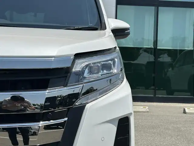 トヨタ ノア Si ダブルバイビーⅡ 和歌山県 2020(令2)年 4.3万km ホワイトパールクリスタルシャイン 社外ナビ/フルセグTV/バックカメラ/（BT/CD/DVD)/プリクラッシュセーフティー/クルーズコントロール/クリアランスソナー/レーンディパーチャーアラート/両側パワースライドドア/ビルトインETC/前後ドライブレコーダー/アイドリングストップ/シートバックテーブル/リアサンシェード/LEDヘッドライト/フォグランプ/オートライト/オートマチックハイビーム