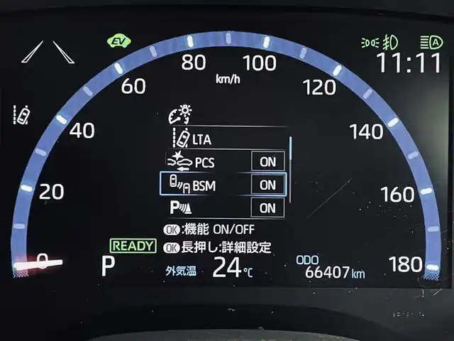 トヨタ ヤリスクロス ハイブリッド Z 道央・札幌 2021(令3)年 6.7万km ブラックマイカ/ホワイトパールクリスタルシャイン 2トーン ・4WD/・寒冷地仕様/・純正ナビゲーション/　Bt/USB/Miracast/フルセグ/・全方位カメラ/・ビルトインETC/・レーダークルーズコントロール/・LTA/・PCS/・BSM/・RCTA/・PKSB/・RSA/・カラーHUD/・LEDヘッドライト/・オートライト/・横滑り防止装置/・パーキングサポートブレーキ/・ヒルディセントコントロール/・ハーフレザーシート/・シートヒーター（D/N）/・パワーシート（D）/・ステアリングヒーター/・オートブレーキホールド/・パワーバックドア/・スマートキー/・プッシュスタート/・純正17インチAW/・社外前後ドラレコ（TZ-D205W）/・黒レザー調シートカバー/・保証書、取説（有）/・スペアキーｘ１