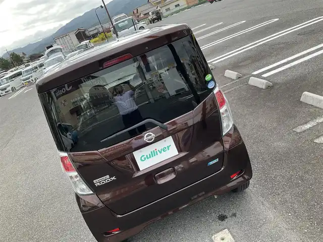 日産 デイズ ルークス X 滋賀県 2016(平28)年 13.3万km モカブラウンP エマージェンシーブレーキ/踏み間違い衝突防止アシスト/純正7インチナビ/Bluetooth、DVD、CD、フルセグテレビ/アラウンドビューモニター/片側パワースライドドア/タッチパネル式オートエアコン/シートバックテーブル（助手席側）/後部席サンシェード/プッシュスタート/取扱説明書/保証書