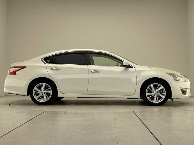 日産 ティアナ XV 愛知県 2015(平27)年 12.2万km ブリリアントホワイトパール 純正ナビ/全方位カメラ/クルーズコントロール/シートヒーター/エアシート/フルセグ/CD DVD/Bluetooth/パワーシート/コーナーセンサー/純正アルミホイール/LEDヘッドライト/ステアリングスイッチ/スマートキー/プッシュスタート