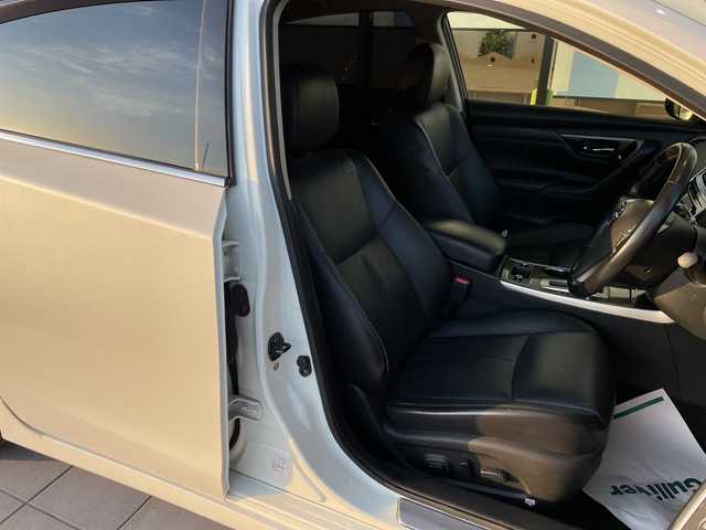 日産 ティアナ XV 愛知県 2015(平27)年 12.2万km ブリリアントホワイトパール 純正ナビ/全方位カメラ/クルーズコントロール/シートヒーター/エアシート/フルセグ/CD DVD/Bluetooth/パワーシート/コーナーセンサー/純正アルミホイール/LEDヘッドライト/ステアリングスイッチ/スマートキー/プッシュスタート